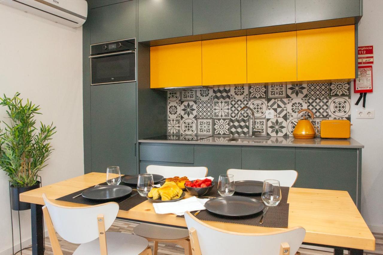 Host Wise - Amadeo Apartments 빌라노바데가이아 외부 사진