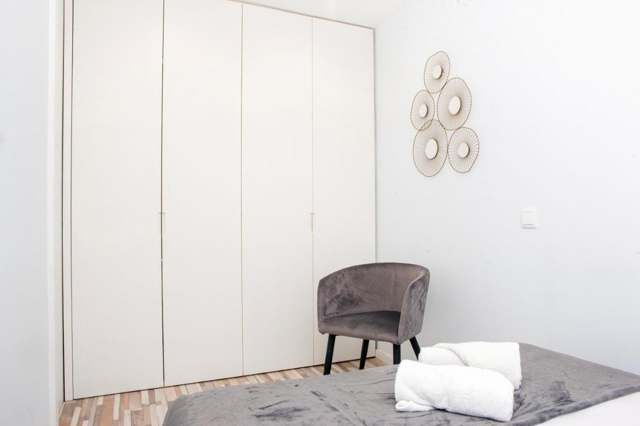 Host Wise - Amadeo Apartments 빌라노바데가이아 외부 사진