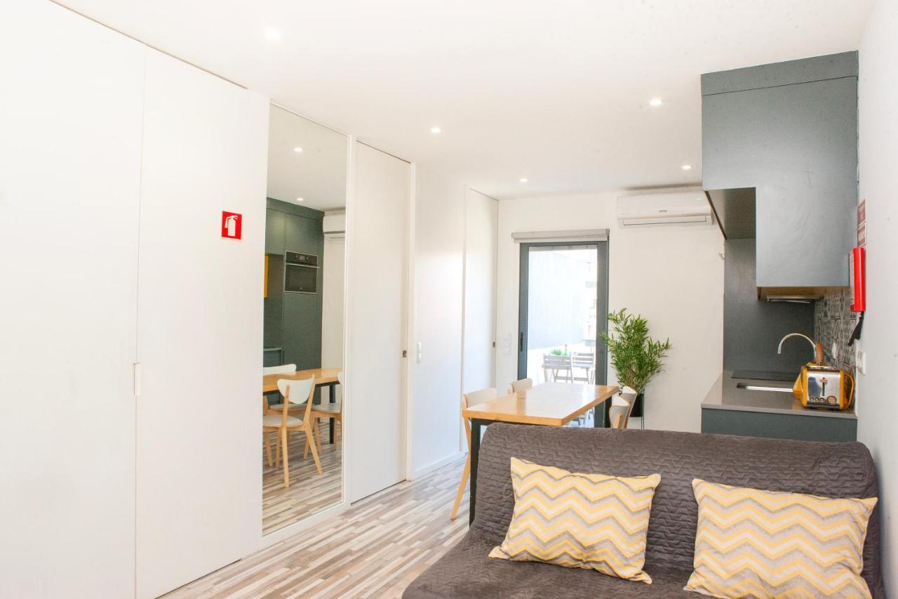 Host Wise - Amadeo Apartments 빌라노바데가이아 외부 사진