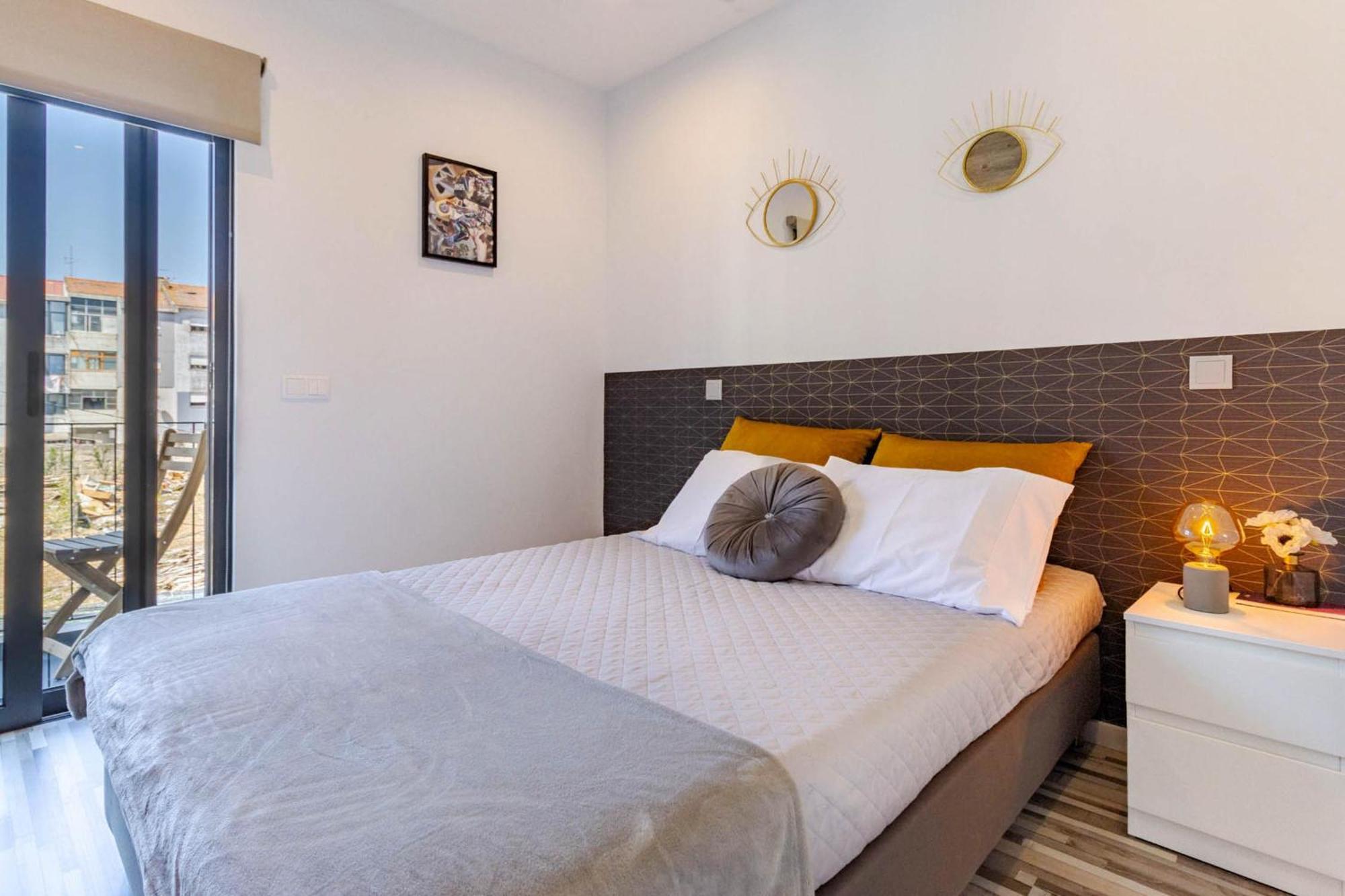 Host Wise - Amadeo Apartments 빌라노바데가이아 외부 사진